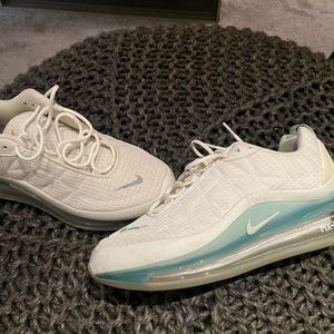 Nike AirMax 720-818